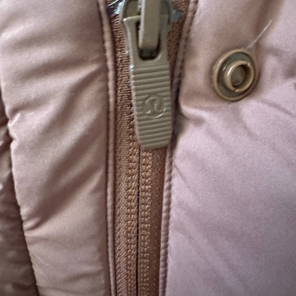 Lululemon Cropped Puffer Vest - Picture 10 of 10